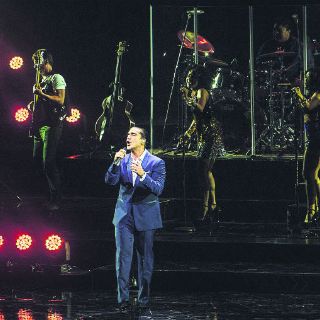 Alejandro Fernández ofrece velada de sorpresas