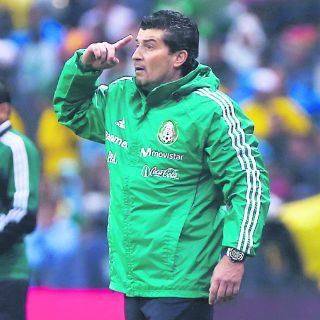 El Tri del ''Chepo'' se aleja cada vez más de Brasil 2014