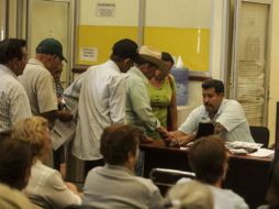 Autoridades conformaron un padrón único de adultos mayores para evitar que haya beneficiarios con recursos del Estado y la Federación. ARCHIVO /