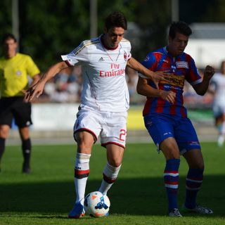 Kaká debuta en goleada del Milán