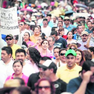 El que tenga un maestro que le enseñe, que lo cuide