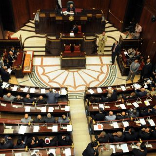 Comisión egipcia se reúne para enmendar la carta magna
