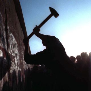 Nuevas protestas de activistas para proteger los restos del Muro de Berlín