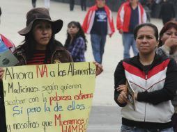 Por su parte, la CNTE marchó del monumento a la Revolución al Zócalo.  /