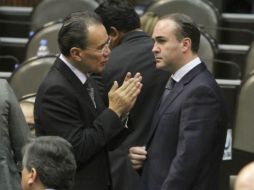 El diputado Héctor Gutiérrez de la Garza (izquierda) en la cámara de diputados. ARCHIVO /