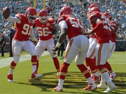 La defensiva de los Jefes dominó a un gris ofensiva de los Jaguares de Jacksonville. AP /