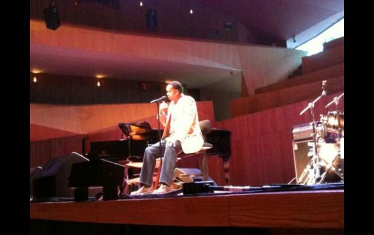 Vincent Gardner durante su conferencia. Tomada de @contrajazzymas en Twitter. ESPECIAL /