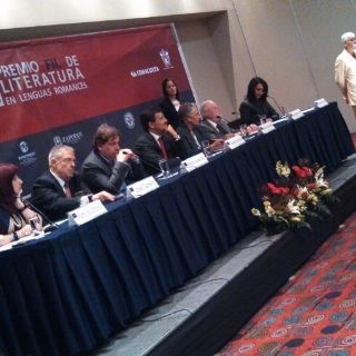 Yves Bonnefoy gana Premio FIL de Literatura XXIII