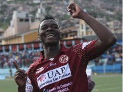 El goleador es acusado de estar bajo los efectos del alcohol. ESPECIAL /