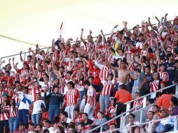 Los aficionados capitalinos buscan que las tribunas del Omnilife luzcan llenas. ARCHIVO /