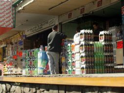 La industria refresquera considera que el impuesto que se propuso imponerles generaría un impacto negativo a la economía. ARCHIVO /