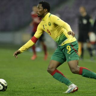 Milla quiere que Eto'o reconsidere su retiro