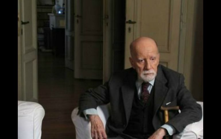 Jaime Labastida recordó el amplio conocimiento que Ernesto de la Peña poseía y que se reflejaba en su obra. ARCHIVO /