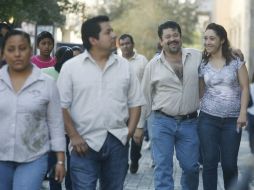 Por amor los varones terminan cediendo en muchas cosas y a veces simplemente se dedican totalmente a ellas. ARCHIVO /