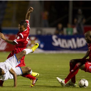 Panamá y Honduras empatan 2-2