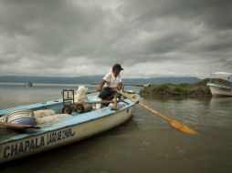 El vaso lacustre ganó centímetros desde el 14 de junio al 16 de agosto; después registró pérdidas en ciertos días. ARCHIVO /