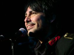 Beto Cuevas junto a Laura Pausini y Reyli Barba se han unido a Lucho Gatica, para grabar duetos en el álbum homenaje. ARCHIVO /