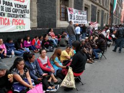 En la Ciudad de México, los trabajadores de la CNTE se manifiestan en las principales vías de la capital. ARCHIVO /