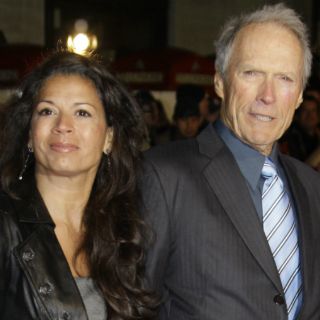 Esposa de Clint Eastwood solicita separación legal