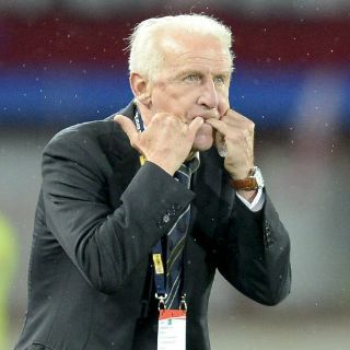 Selección de Irlanda destituye a su entrenador