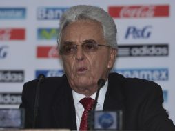 Justino Compeán recibió reclamos a su arribo al Distrito Federal. MEXSPORT /