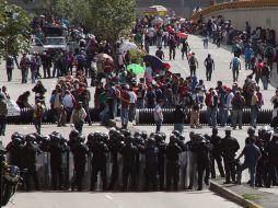 Integrantes de la CNTE marcharon rumbo a la Cámara de Diputados y a la Secretaría de Gobernación. ARCHIVO /