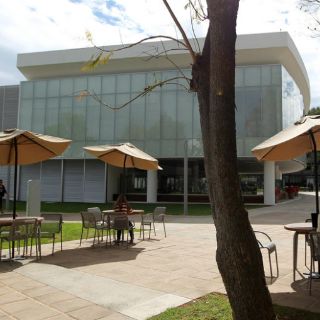 Firman convenio y otorgan premio al Tec