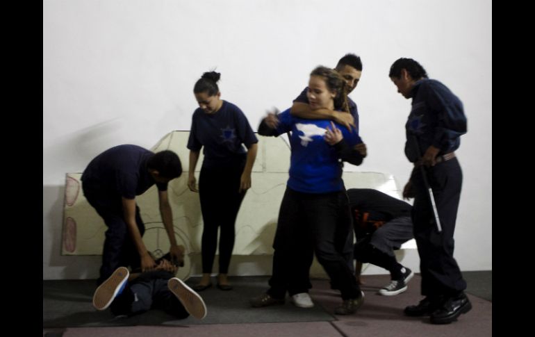 Muestran la opresión que se vive día a día.  /