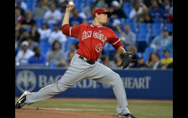 Garrett Richards lanzó seis entradas y dos tercios para obtener su tercera victoria consecutiva. AP /