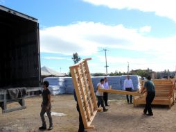 Dieron mil nueve enseres domésticos a 132 familias afectadas por la fuerte tormenta. ESPECIAL /