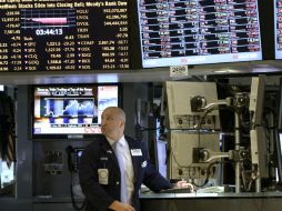 El volumen de operaciones fue menor al promedio reciente con 2 mil 700 millones de títulos. ARCHIVO /