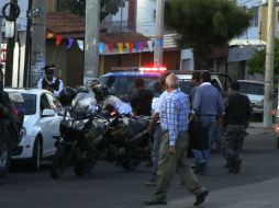 Al lugar acudió un agente del Ministerio Público de la Fiscalía Central de Jalisco para iniciar con la investigación del caso.  /