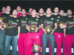 La selección arribó ayer al DF, dieron a conocer que el entrenador de la selección, Sergio Valdeolmillos, tiene contrato hasta 2016. MEXSPORT /