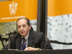 Eduardo Lizalde es el sexto poeta reconocido con el premio. ARCHIVO /