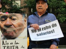 El exbracero Jesús Cabral, de 73 años, quien trabajó durante tres meses en los campos de espárragos de California. EFE /