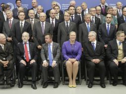 Los representantes de los 28 países miembros de la Unión Europea posan para la foto del encuentro. EFE /