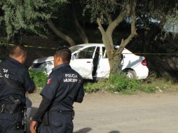 Los dos hombres fueron hallados por policías de Tlajomulco la mañana del viernes en la brecha a Las Ánimas. ARCHIVO /