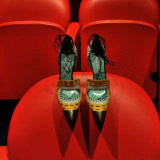 Blahnik presenta en Londres sus manolos al ritmo de tango