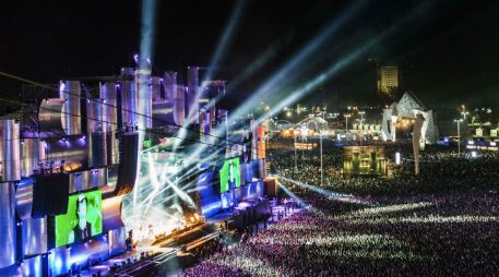 La presentación de la banda californiana The Offspring fue de las más esperadas de la jornada rockera. EFE /