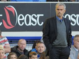 Las decisiones, en este caso de Carlo Ancelotti, son repetadas por 'Mou', se deslinda de opinar sobre el Real. EFE /