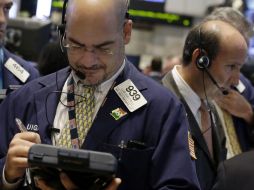 El Dow Jones inicia la sesión con avance de 132.63 puntos en la sesión de este lunes. ARCHIVO /