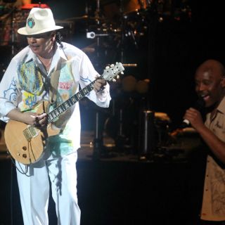 Carlos Santana sale ileso de accidente automovilístico