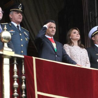 Desfile militar se realiza sin incidentes en el DF