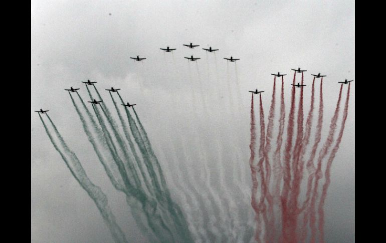 Las pistas del AICM fueron cerradas por las exhibiciones aéreas del Desfile Militar. NTX /