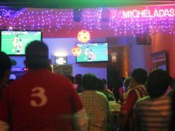 La sancion al bar que incurra en prácticas irregulares puede llegar hasta los 3.4 millones de pesos. ARCHIVO /