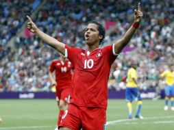 Giovani dos Santos, con 24 años de edad, regresa a los 'aparadores' del mercado español. ARCHIVO /