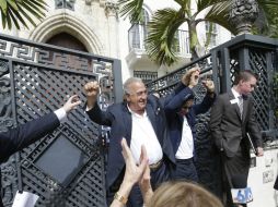 La familia Nakash compra la antigua mansión de Versace en Miami Beach. AP /