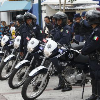 Comandantes de la policía de Tonalá estrenan patrullas