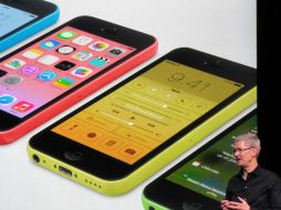El iOS 7 sólo se podrá descargar en iPhone desde la versión 4 hasta la 5. AFP /