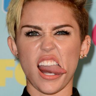 Elton John teme por Miley Cyrus